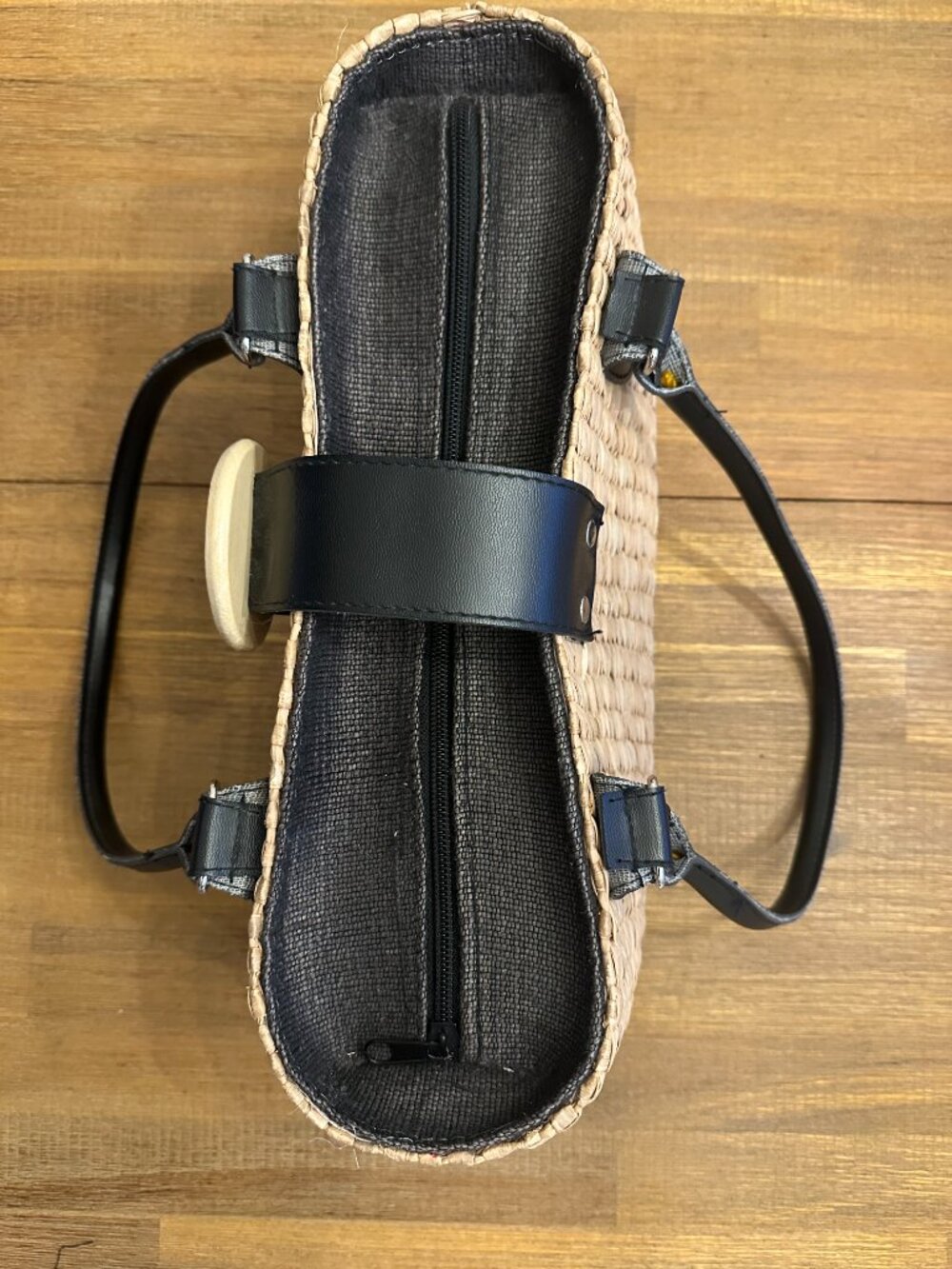 Y2K Woven Straw structured Summer Bag Wooden Buckle Accent Vintage - Picture 3 of 10